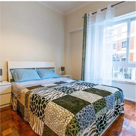 Benfica Carlota Apartamento *